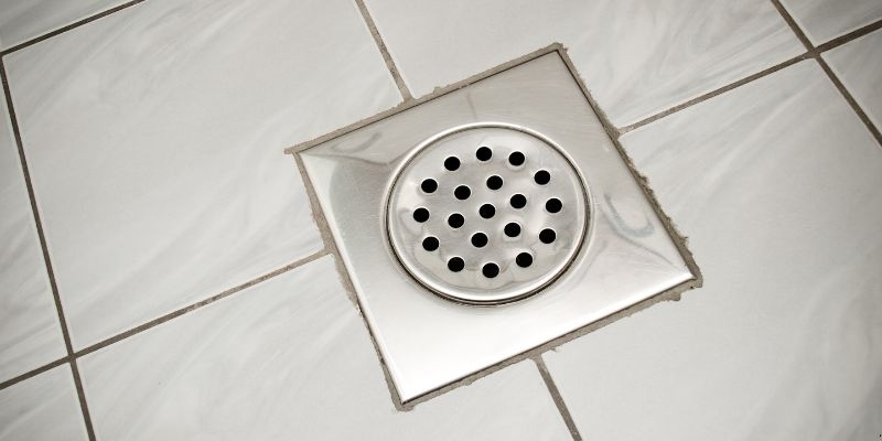 O Que é Bom para Desentupir Ralo de Banheiro em Florianópolis: 5 Métodos Práticos